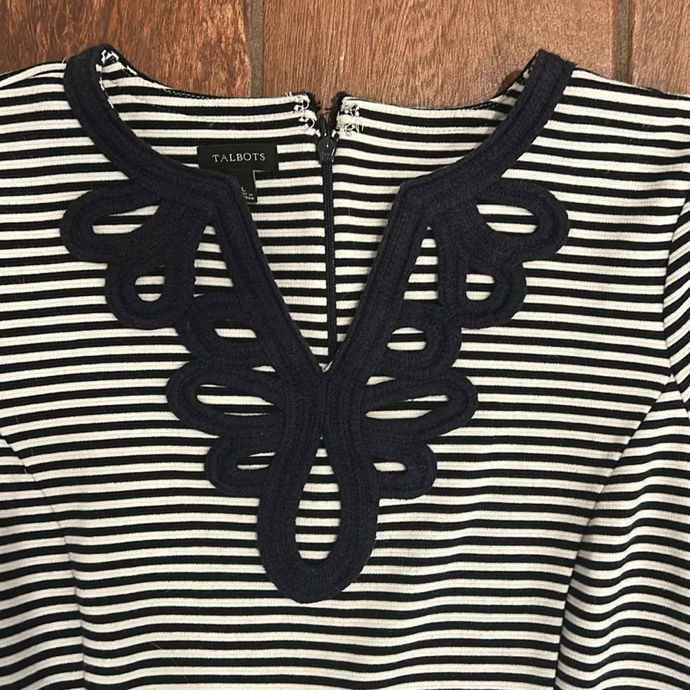 Talbots size L navy and white striped appliqué stretchy dress - Picture 2 of 3